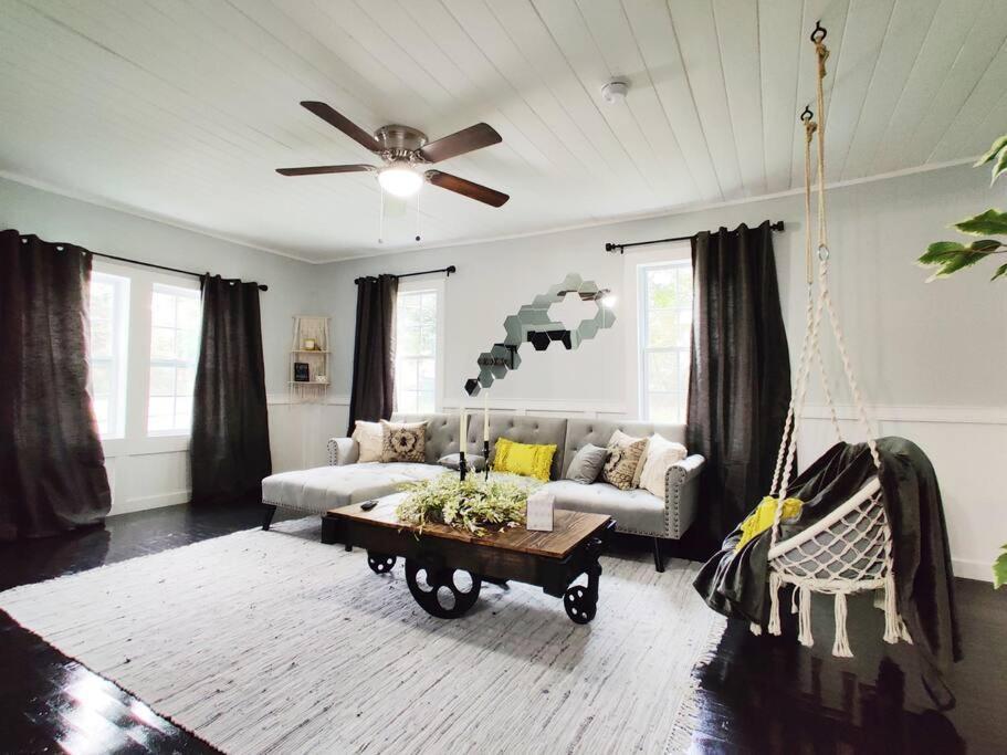 Honeycomb Gem, Beautifully Designed & Near Downtown Thomasville Zewnętrze zdjęcie